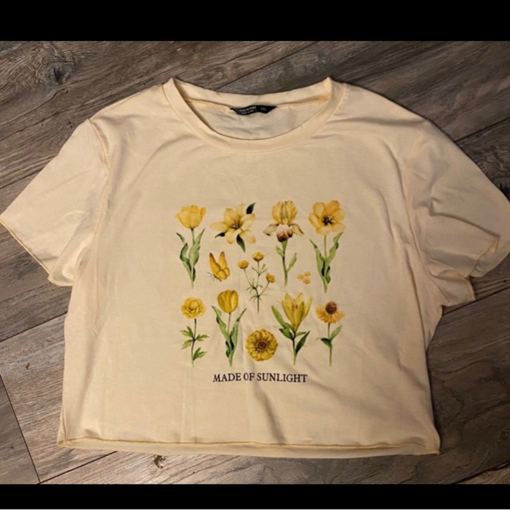 SHEIN Curve Yellow Crop Top Tee
